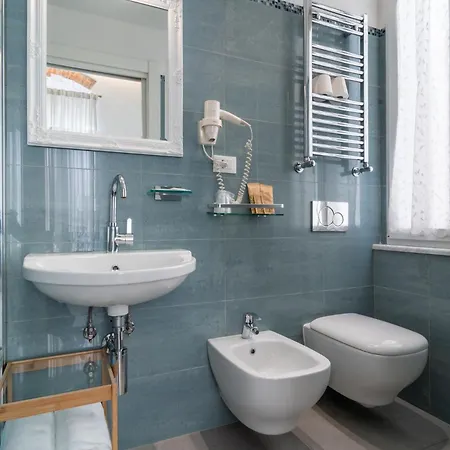 泰瑞莎客房和套房旅馆 招待所 斯培西亚