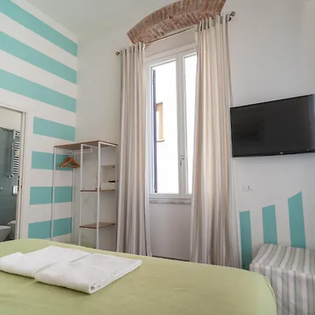 招待所 泰瑞莎客房和套房旅馆 4*