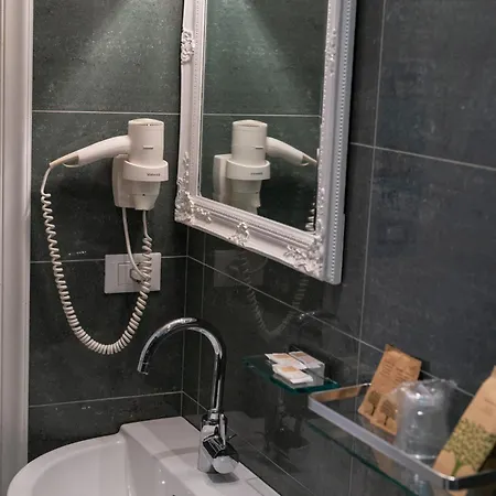 泰瑞莎客房和套房旅馆 斯培西亚