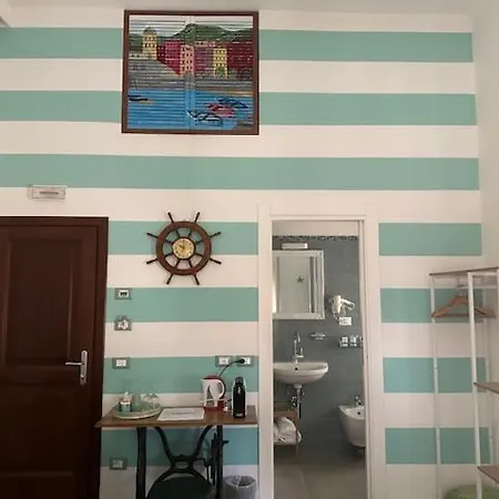 泰瑞莎客房和套房旅馆 招待所 斯培西亚